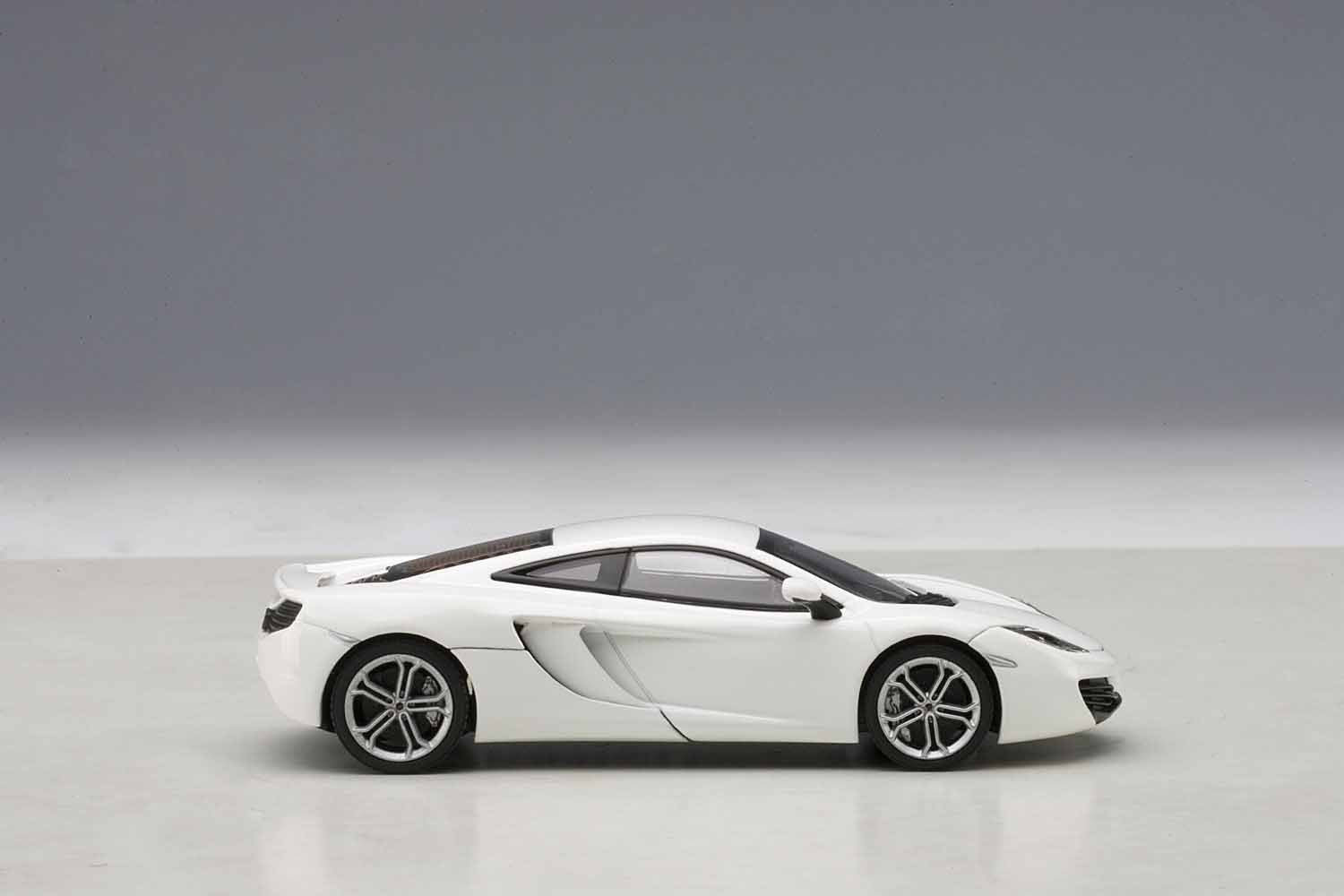 مركبة مينياتورية AUTOart – ماكلارين MP4-12C (2011) نموذج مقياس 1:43
 