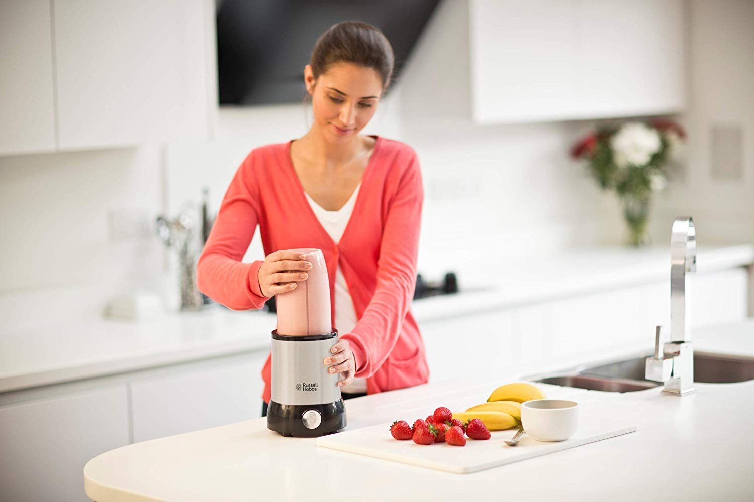 Russell Hobbs Nutri Boost Food Blender Juicer 700W, 15 Pieces Set, Multi-Function High-Speed Blender Mixer System with Nutrient Extractor, Smoothie Maker, Dishwasher Safe 23180,1-Year Warranty