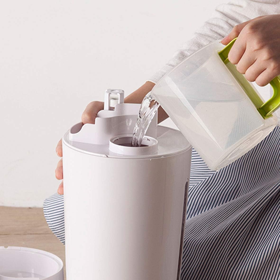 Black & Decker Air Humidifier – 25W, 5L Capacity, Ultrasonic System with Mist Control, Auto Shutoff, and Water Indicator (Model: HM5000-B5)