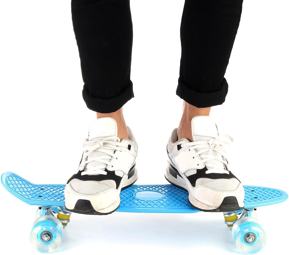 SportQ 22 Inch Full Mini Cruiser Retro Skateboard for Kids Teens Adults Flashing Wheels with Integrated T-Shaped Skateboard for Beginners