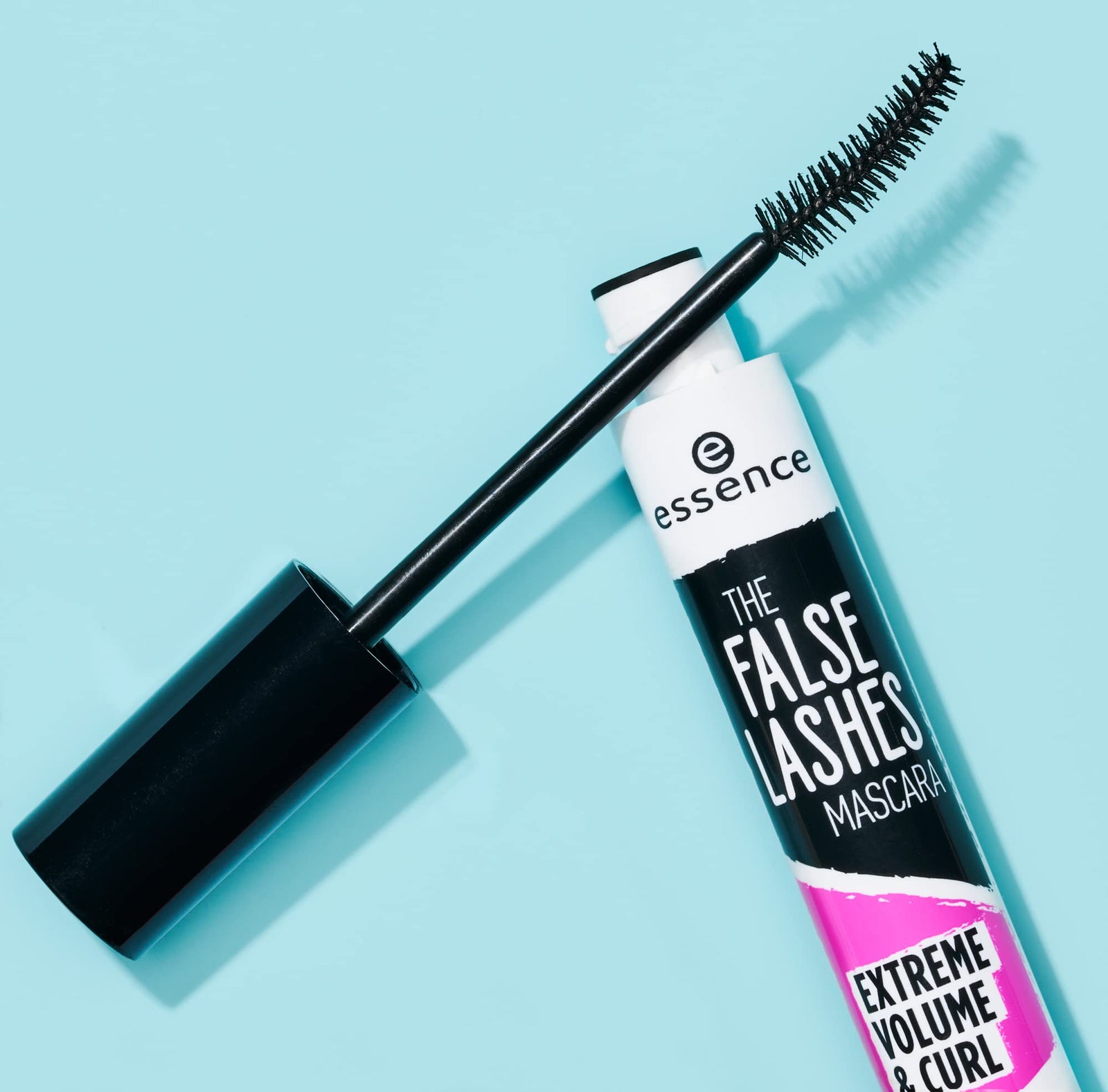 Essence - The false lashes Mascara dramatic volume unlimited