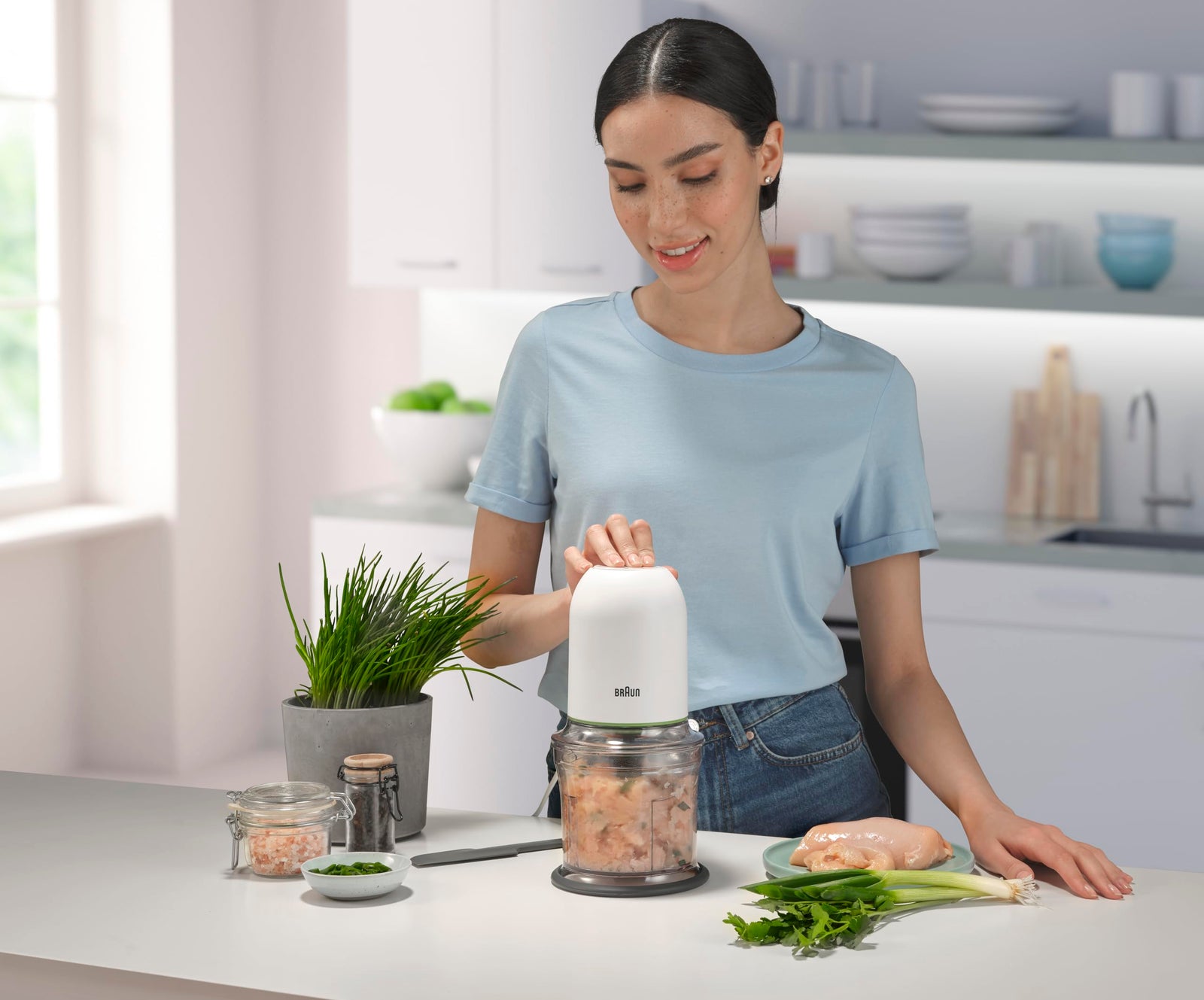 Braun MultiPractic 3 Chopper and Mincer | 2 Speed | 500 Watts | 500ml Bowl Capacity | Quad Blade System for Chopping | Ice Crushing | Mincing | Grinding | Pureeing - CH 3011 - White