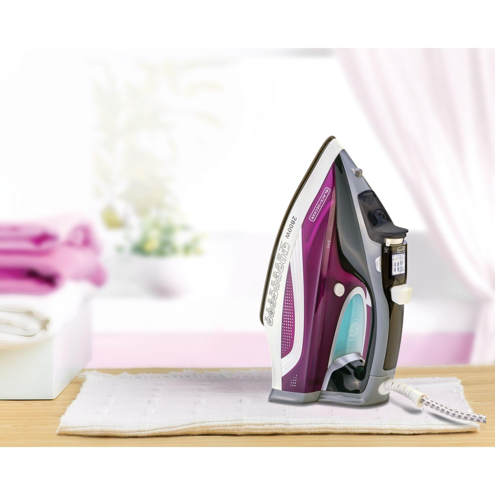 Black+Decker 2800W Digital Steam Iron, Multi-Colour, X2250-B5