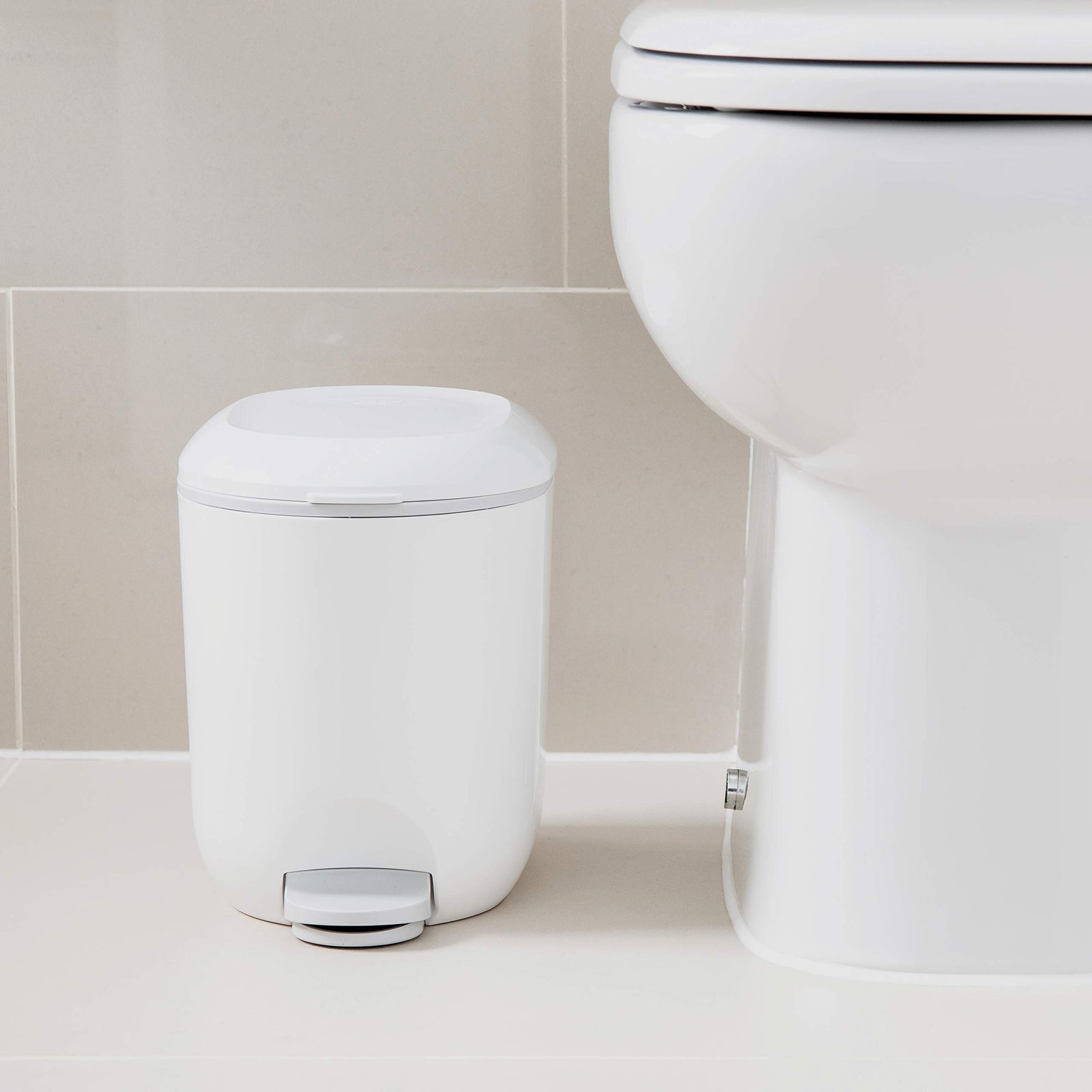 Addis 518503 Premium Deluxe Bathroom Pedal Bin with inner, 3.5 liter, 29 x 18.5 x 23cm
