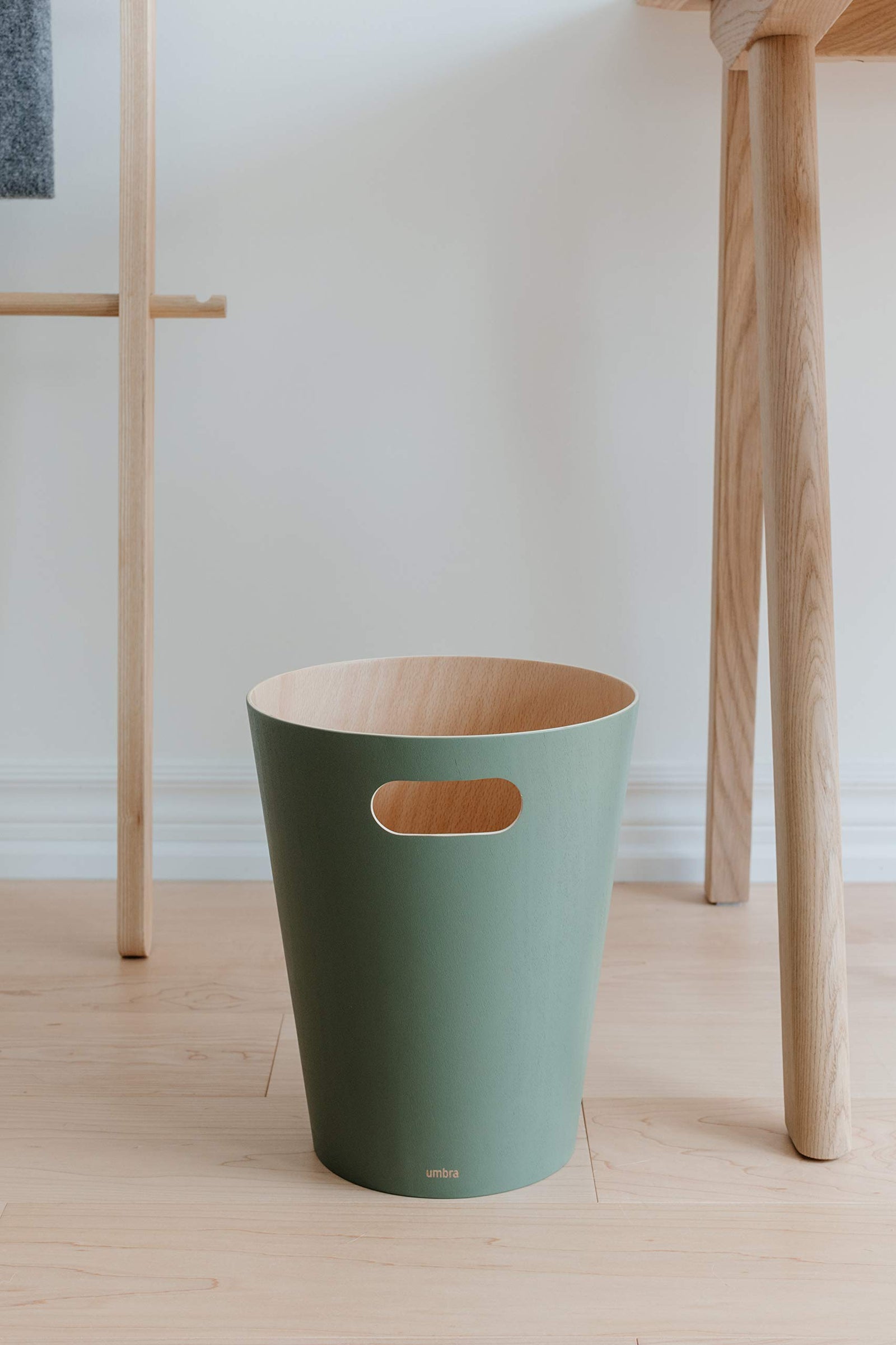 Umbra Woodrow, 2 Gallon Modern Wooden Trash Can Wastebasket or Recycling Bin for Home or Office 082780-1095