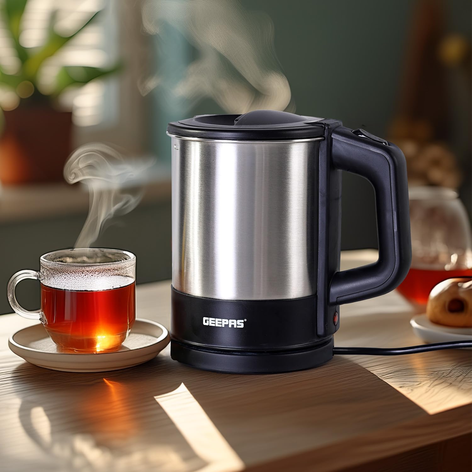 Geepas GK5418 1350W Travel Electric Kettle - Stainless Steel Housing, Boil-Dry & Overheat Protection |Boiler for Hot Water, Tea & Coffee | 1.0L