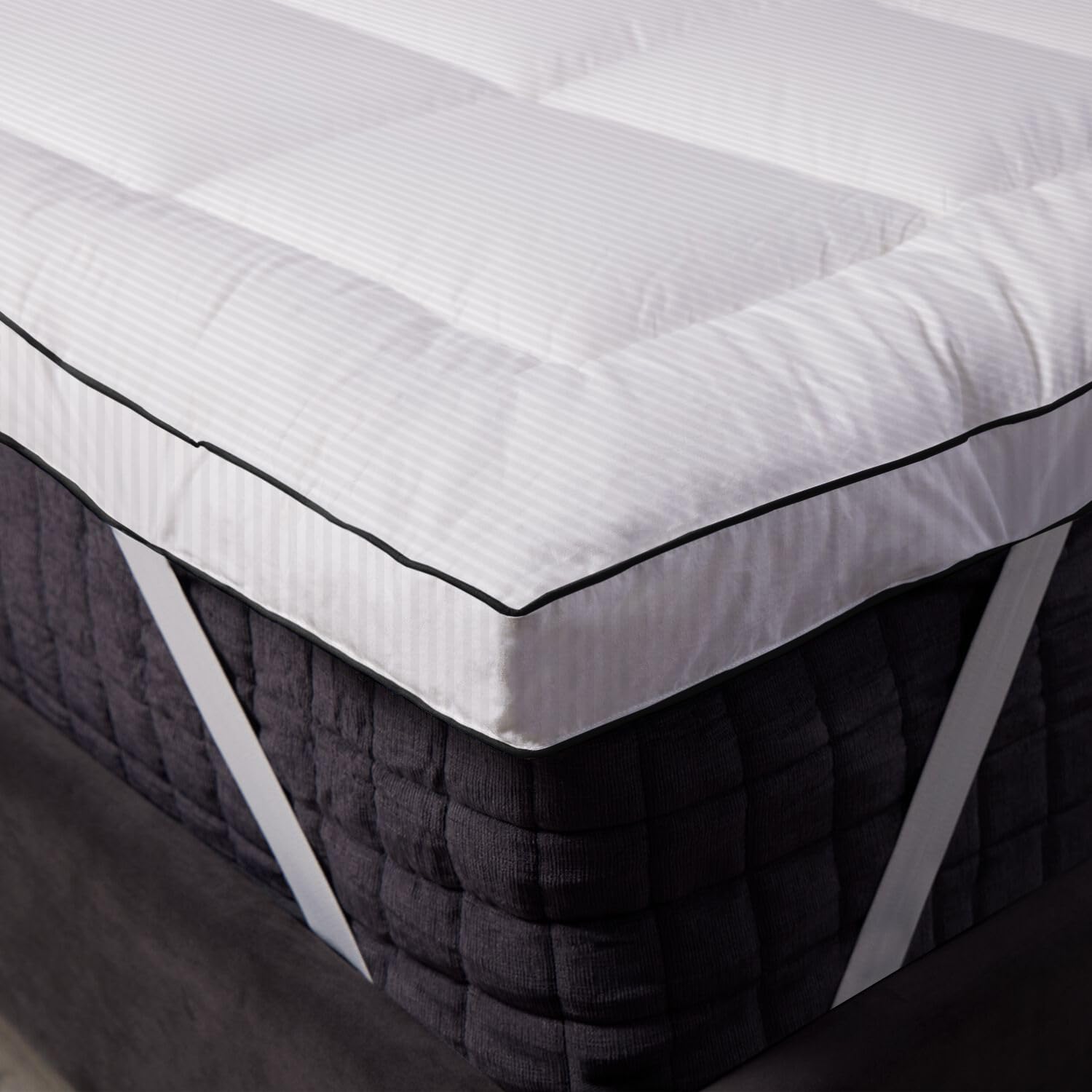 Sleep Well Soft Material Stripe Mattress Topper - 900GSM (180x200+10cm - White)