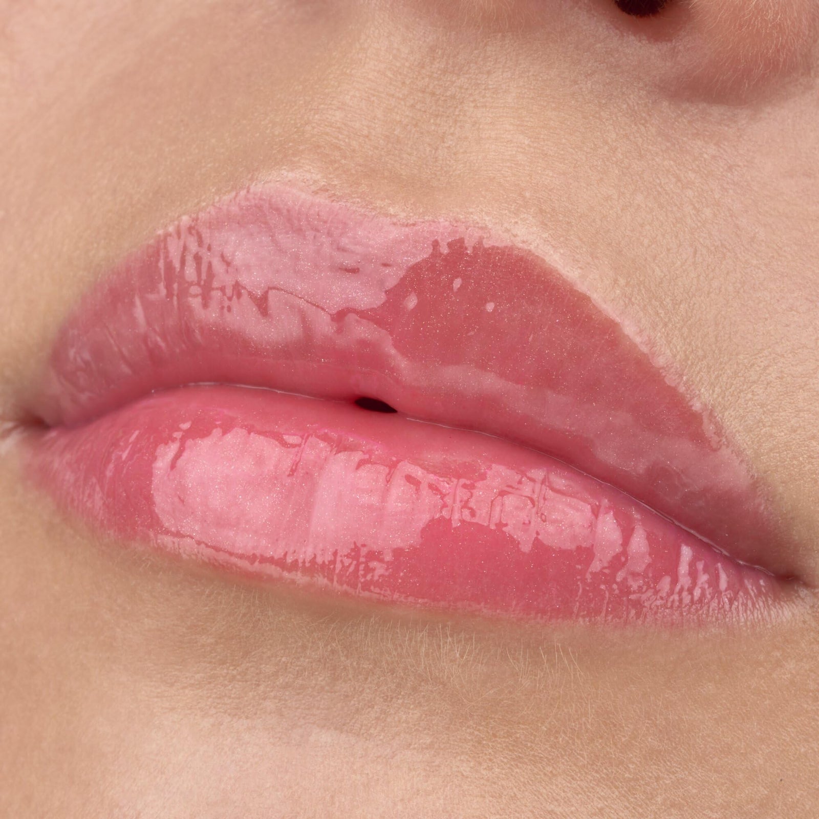 essence Juicy Bomb Shiny Lip Gloss No. 103 Proud Papaya Radiant Fresh Shimmering Vegan Alcohol Free Parabens No Microplastic Particles 10 ml