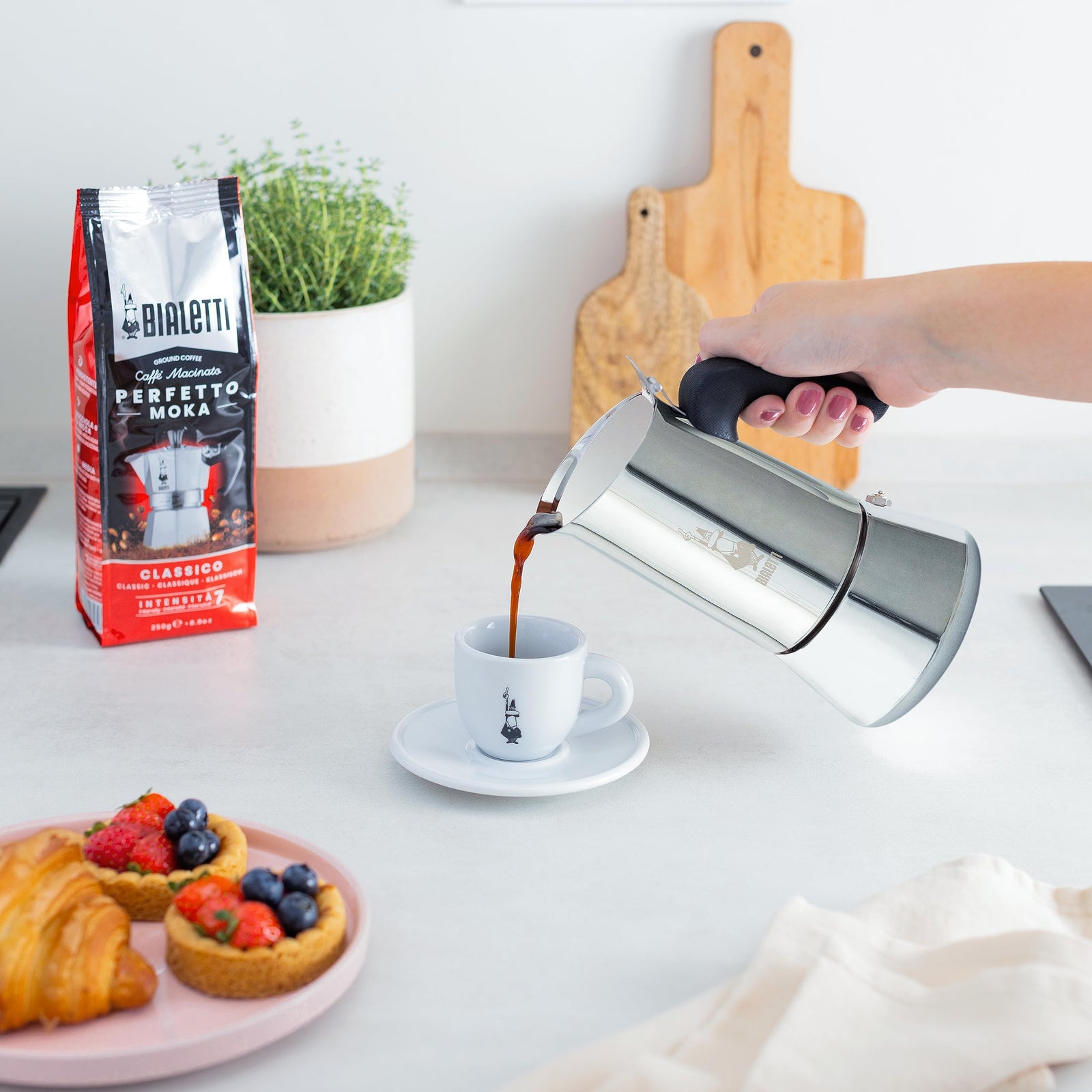 Bialetti - New Venus Induction, Stovetop Coffee Maker, Suitable for all Types of Hobs, Stainless Steel, Silver,4 Cups (5.7 Oz),0007254/CN