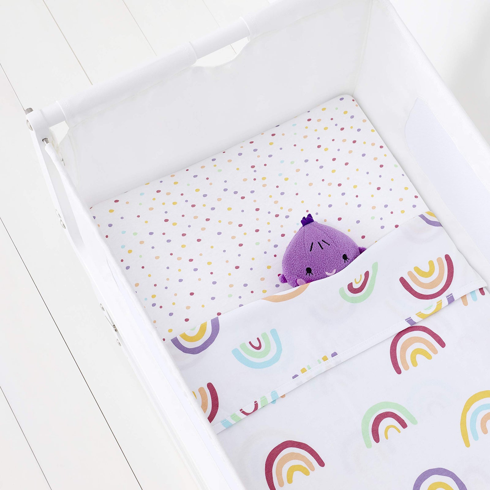 Snuz 2 Pack Crib Fitted Sheets | Designed to fit SnuzPod Bedside Cribs | 100% Cotton | Infant/ Baby | Pattern - Rainbow | Fitted sheet size: 44 x 80cm (max.)