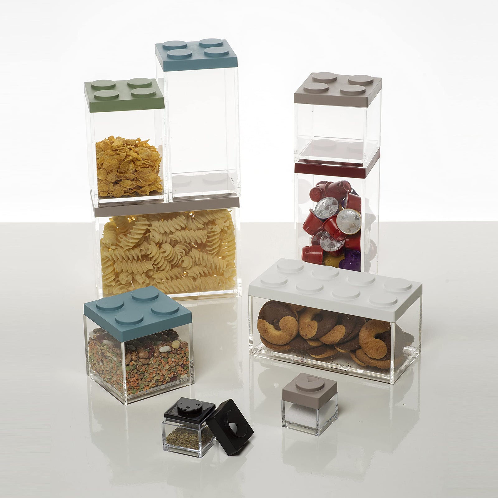 Omada Set of 7 Brickstore Food Containers of Different Dimensions - Red