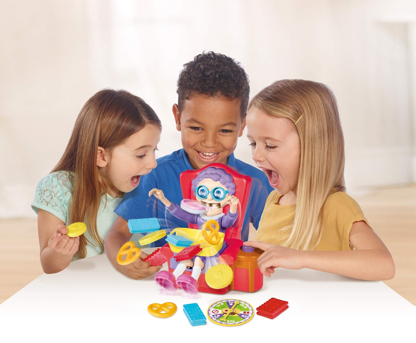 Tomy Games Greedy Granny, Multi-Colour, 1 Item