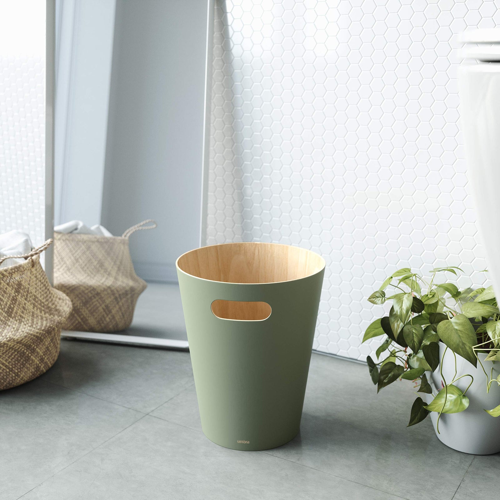 Umbra Woodrow, 2 Gallon Modern Wooden Trash Can Wastebasket or Recycling Bin for Home or Office 082780-1095