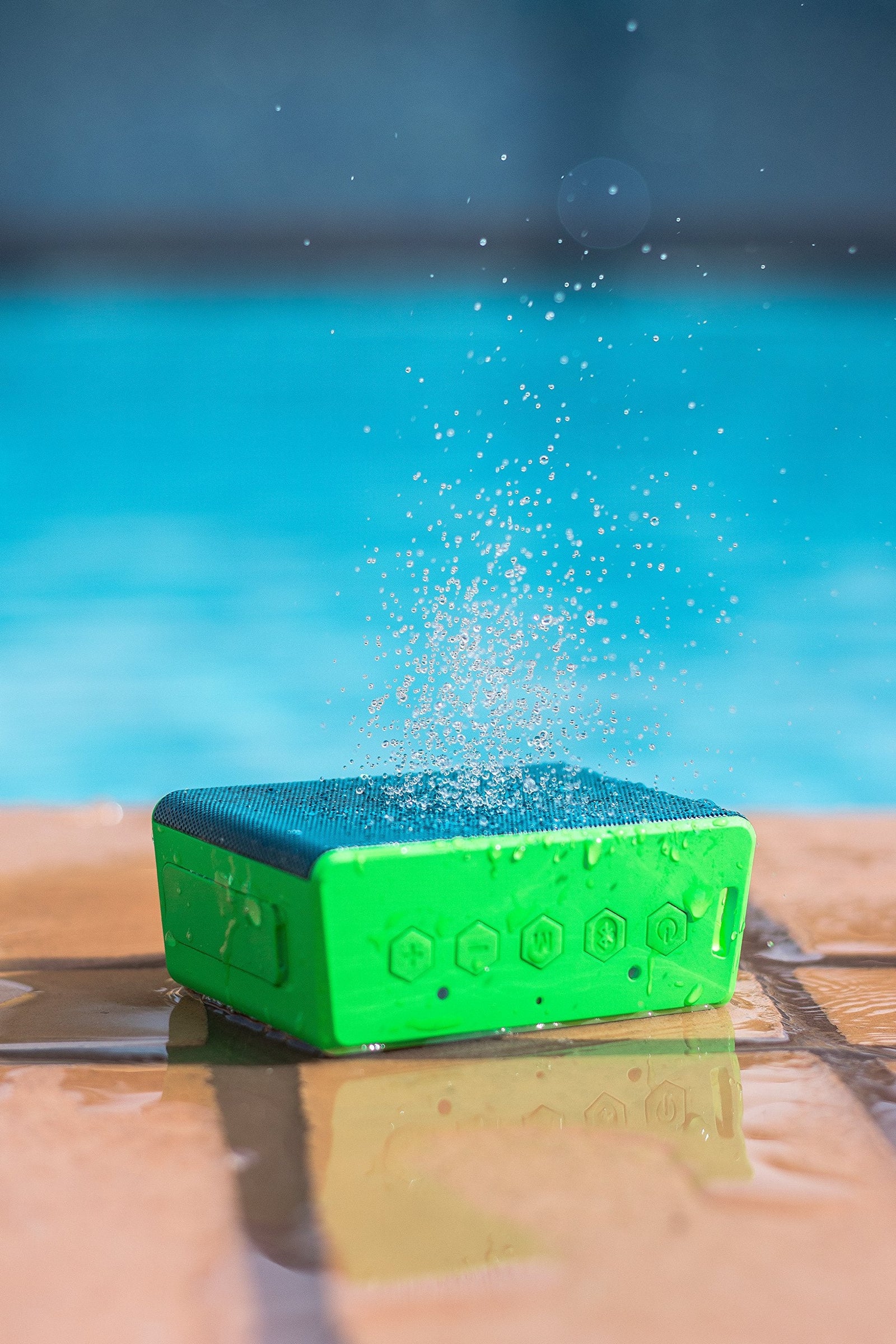 Creative Muvo 2C Bluetooth Wireless Speaker - Green