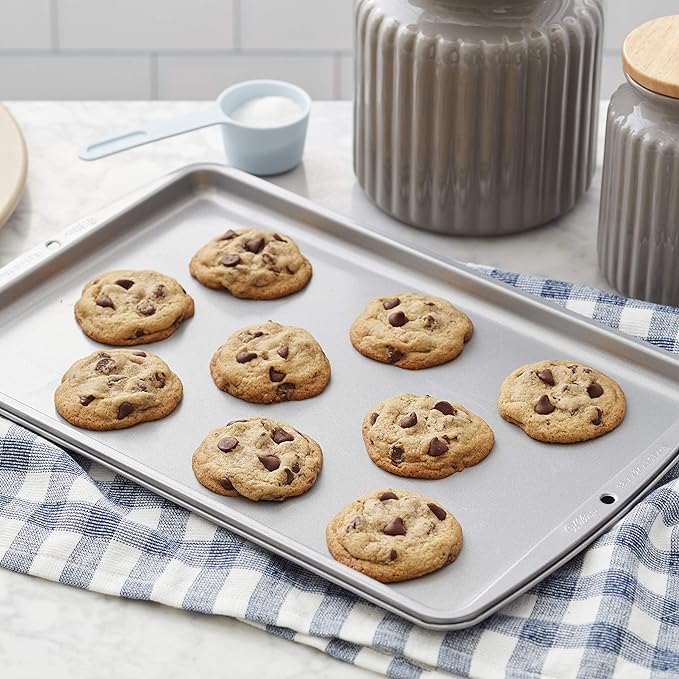 Wilton recipe right medium cookie pan