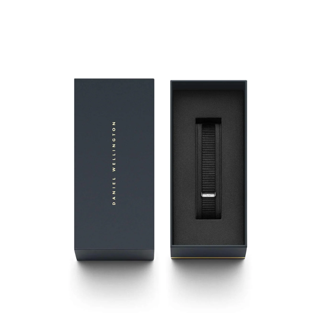 Daniel Wellington Petite Black Cornwall Nato Strap 28 Mm - Dw00200196, Black Band