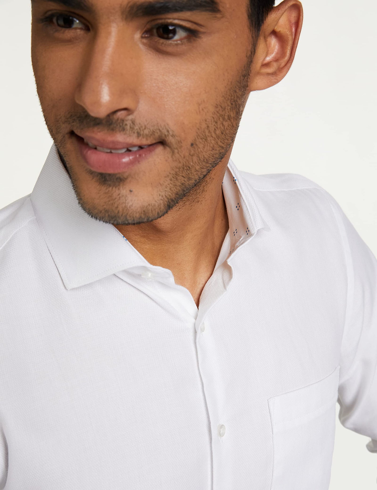 Diverse Men's Solid Slim Fit Cotton Formal Shirt