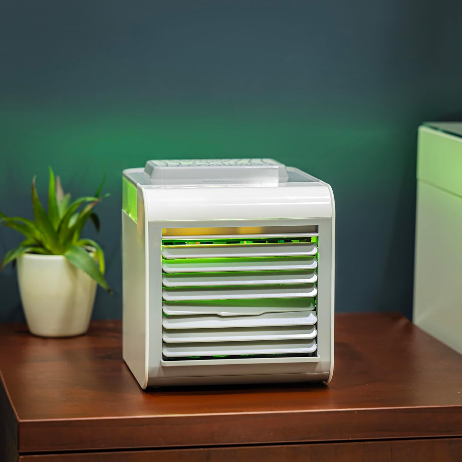 Olsenmark OMF1877 Mini Air Cooler 3-in-1 Portable USB White