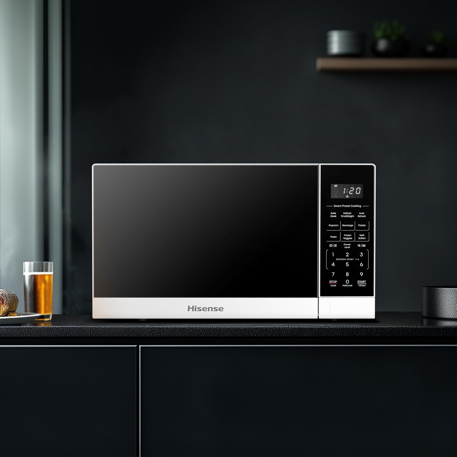 ميكروويف من Hisense  25 لتر بقوة 900 وات - العلبة تالفه
