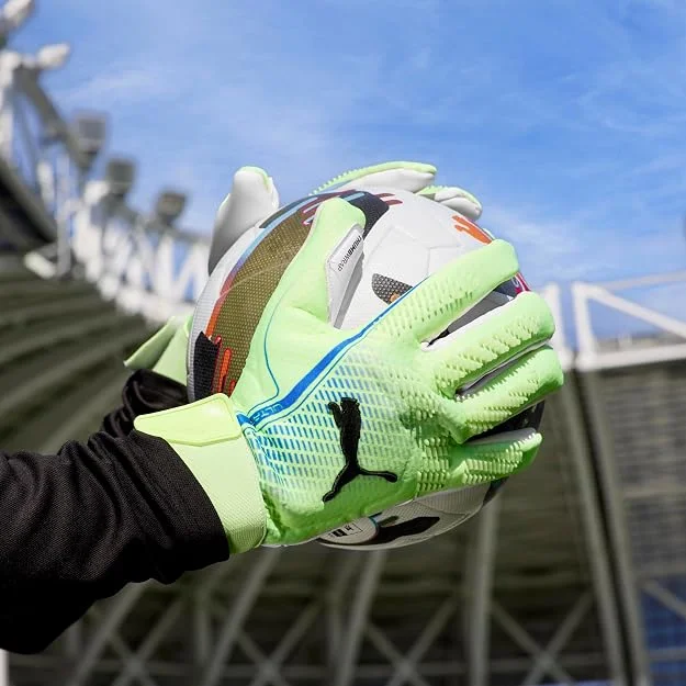 Puma Football Goalkeeper Gloves Sports Design - Damged Box