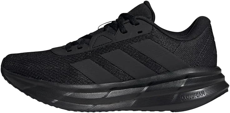 حذاء جري نسائي من Adidas