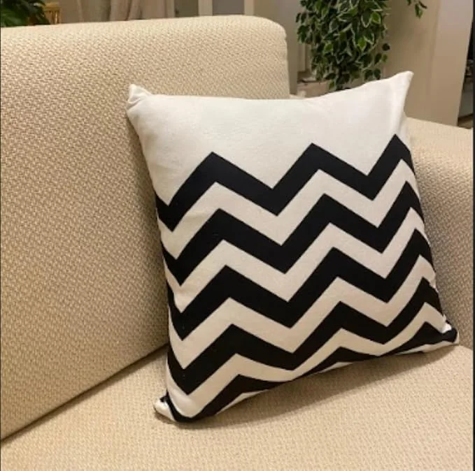 Kelmntar Decorative Pillow Cover – Elegant Cushion Case for Home Decor