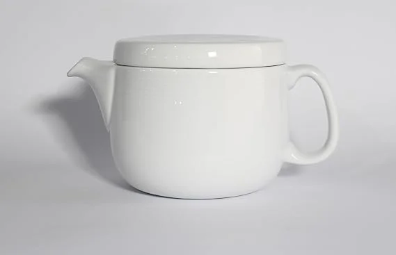 Royal Porcelain Tea Pot – 0.80 L