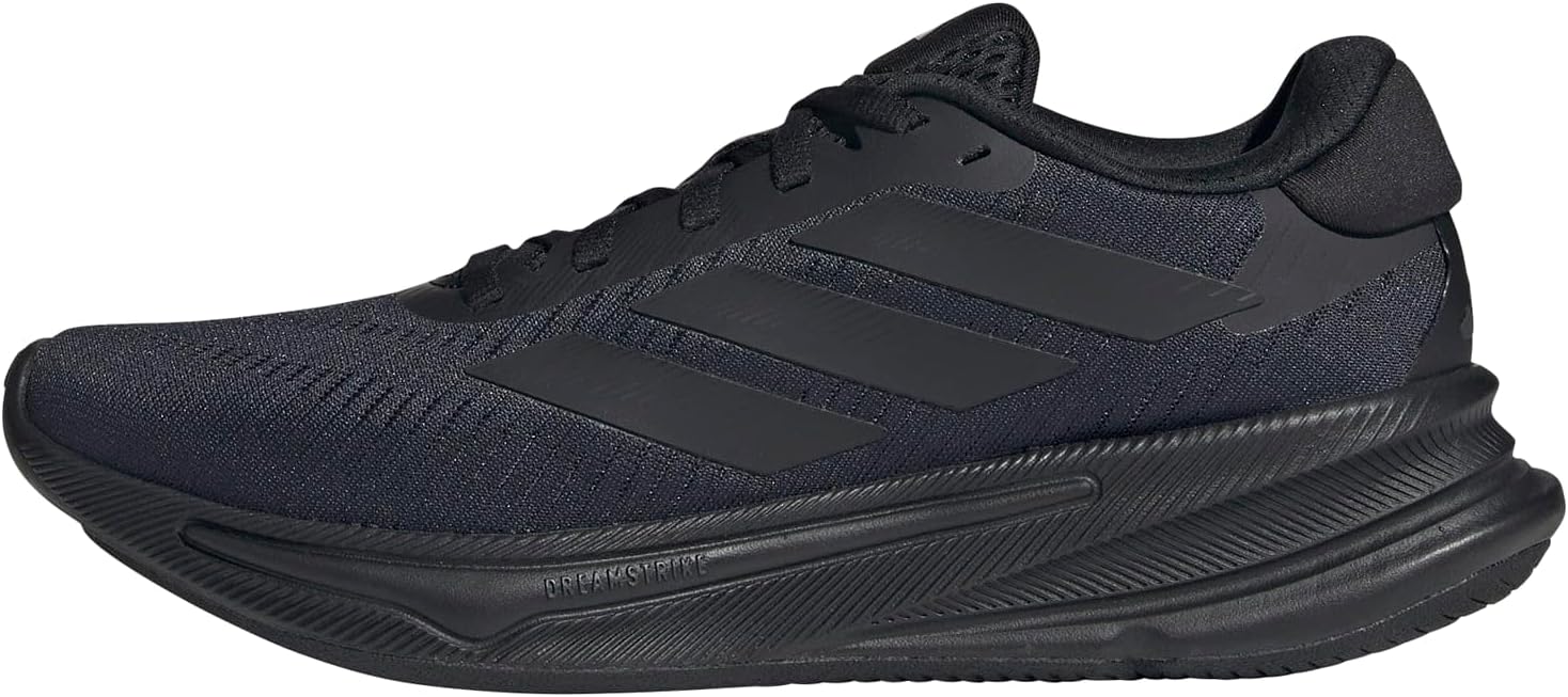 كوتشي رياضي نسائي من Adidas