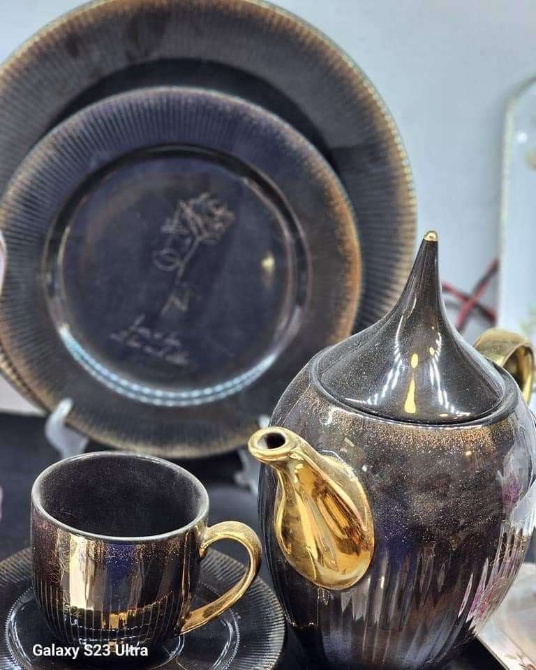 Kurai Tea Set